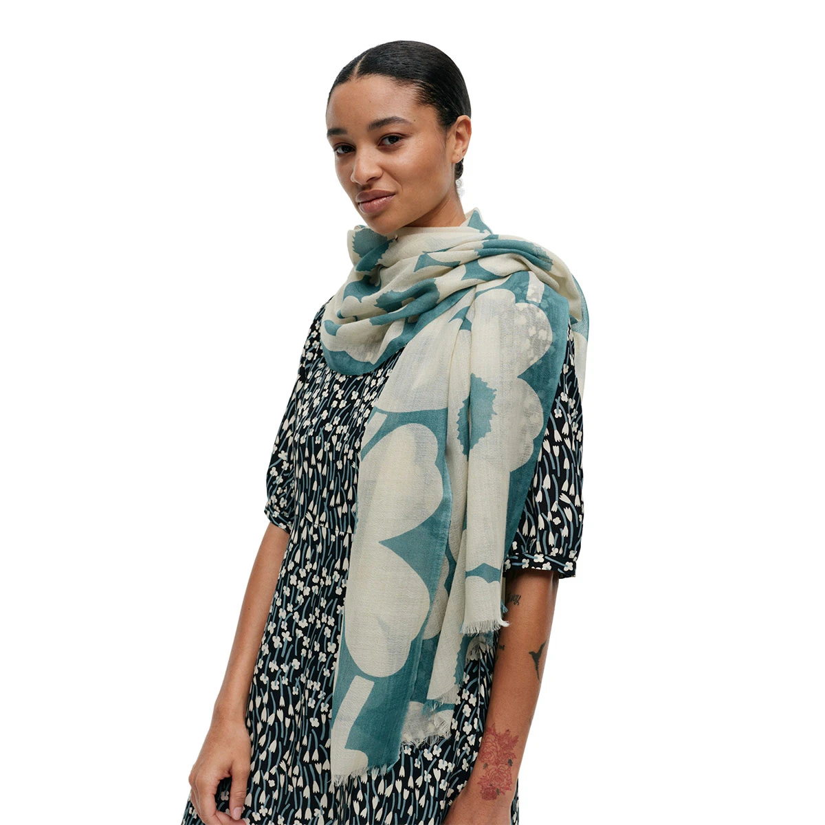 Marimekko Fiore Unikko Off White / Turquoise Scarf 3 Marimekko Fiore Unikko Off White / Turquoise Scarf