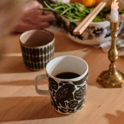 Marimekko Karhuemo White / Dark Green Mug -home decoration marimekko karhuemo white dark green mug 57