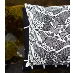 Marimekko Kiiruna Throw Pillow
