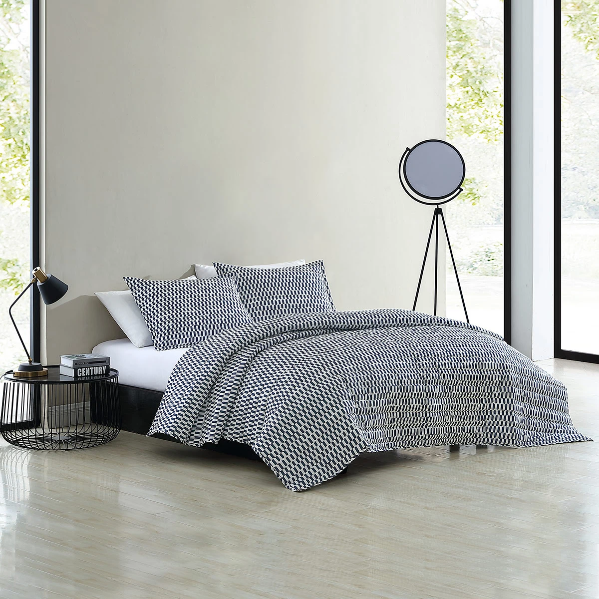 Marimekko Piekana Navy / White Full / Queen Quilt Set 4 Marimekko Piekana Navy / White Full / Queen Quilt Set - Image 2