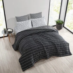Marimekko Pieni Tiiliskivi Black / White Twin Quilted Blanket -home decoration marimekko pieni tiiliskivi black white twin quilted blanket 74