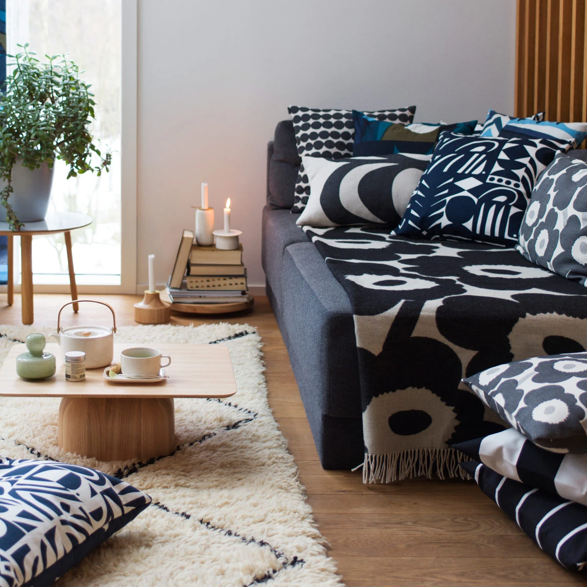 Marimekko Rasymatto Black / White Large Throw Pillow 5 Marimekko Rasymatto Black / White Large Throw Pillow - Image 3