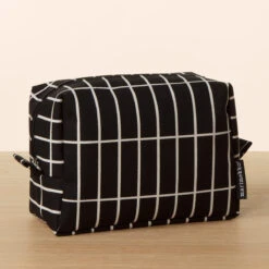 Marimekko Tiiliskivi Black Verso Cosmetic Bag -home decoration marimekko tiiliskivi black verso cosmetic bag 66