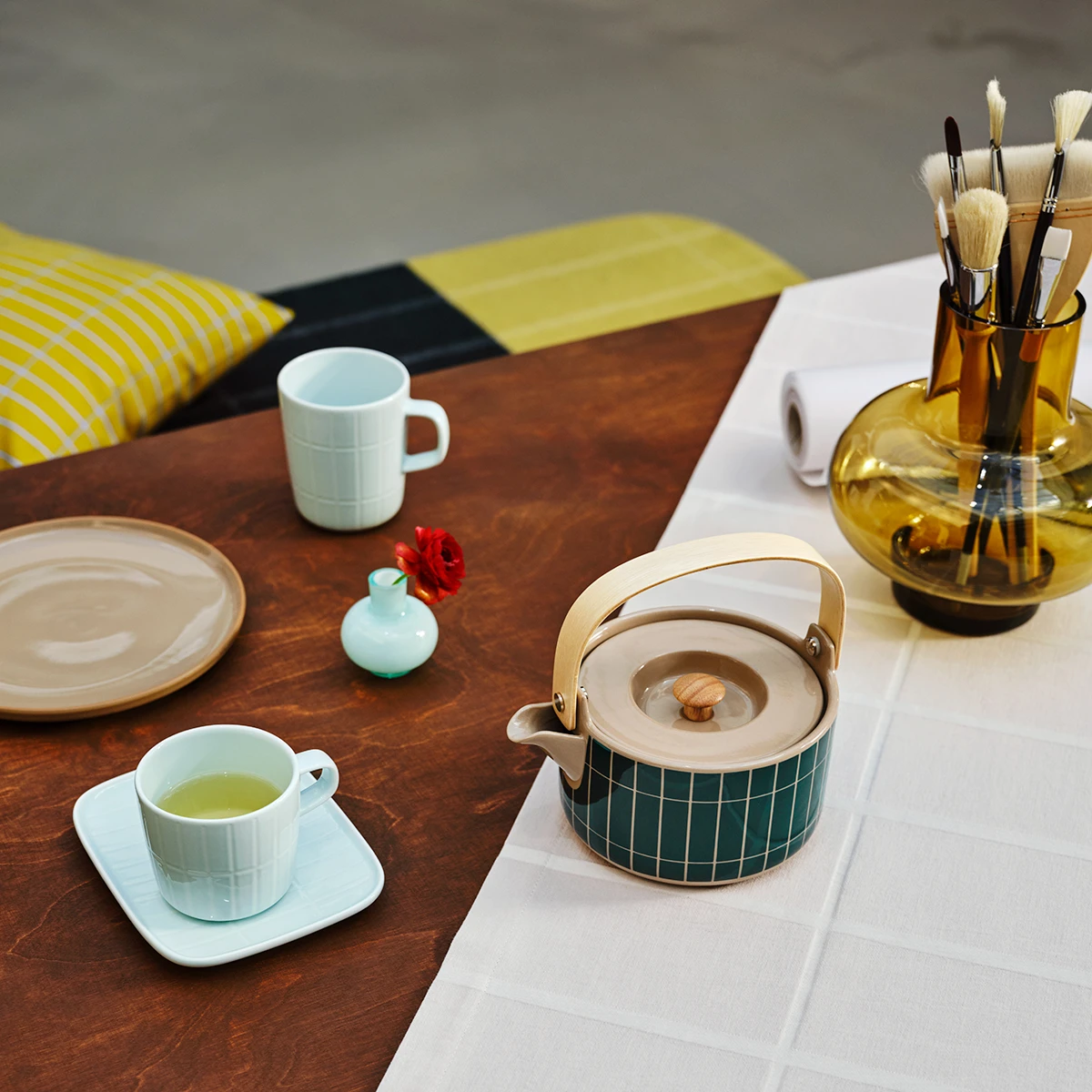 Marimekko Umpu Amber Vase 3 Marimekko Umpu Amber Vase