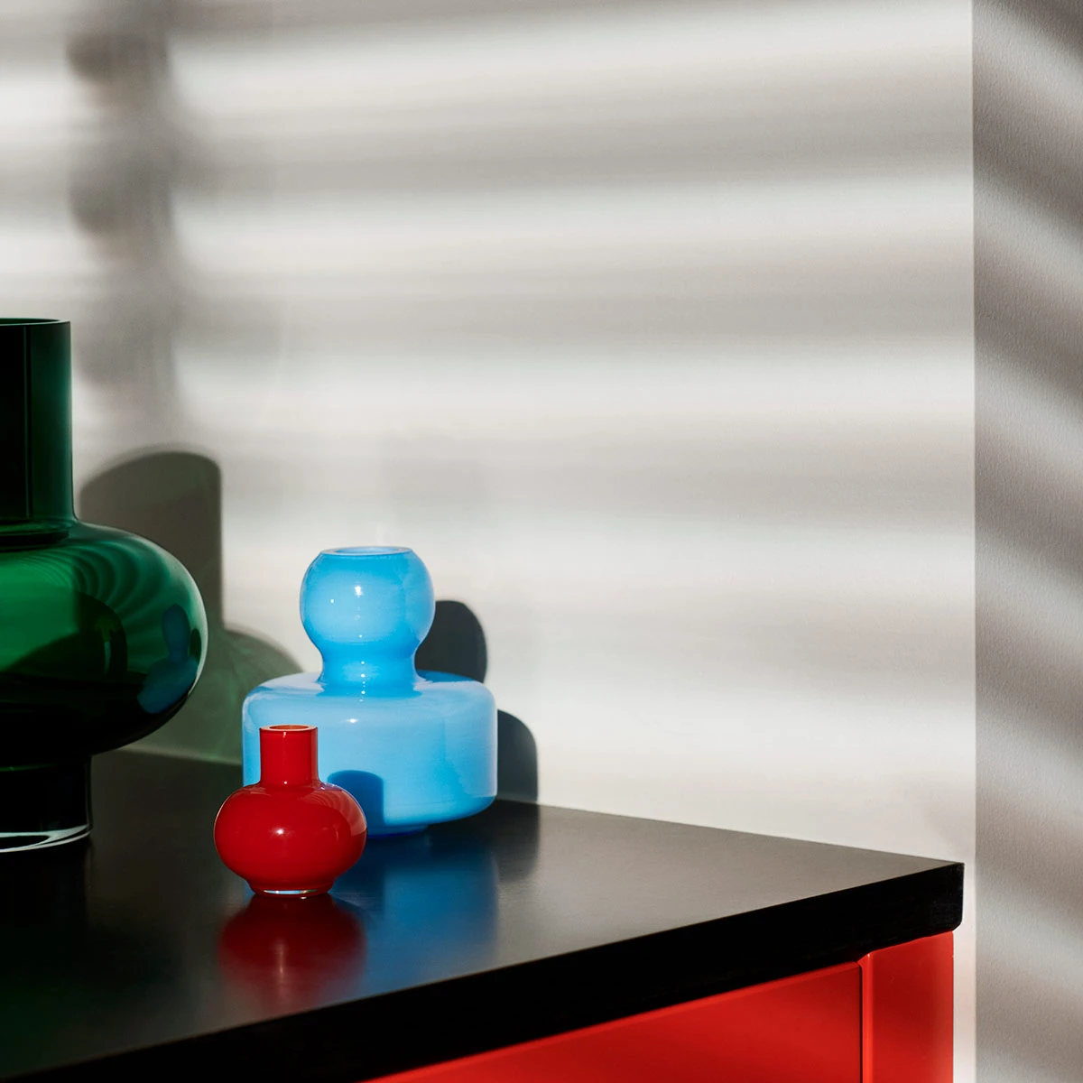 Marimekko Umpu Green Vase 6 Marimekko Umpu Green Vase - Image 4