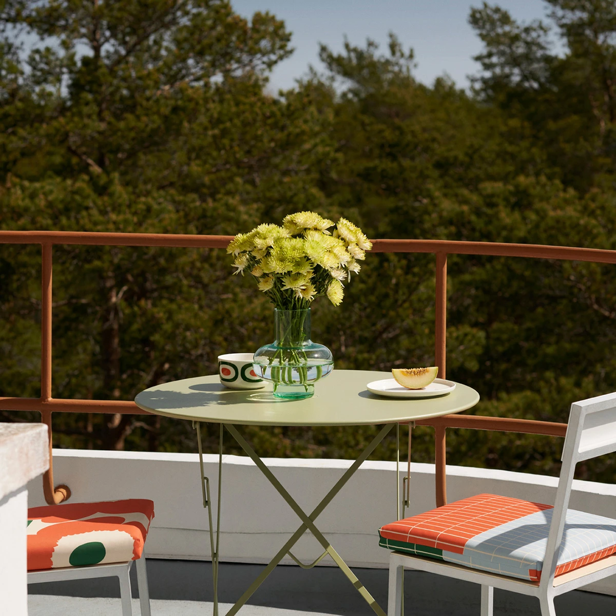 Marimekko Umpu Light Green Vase 5 Marimekko Umpu Light Green Vase - Image 4