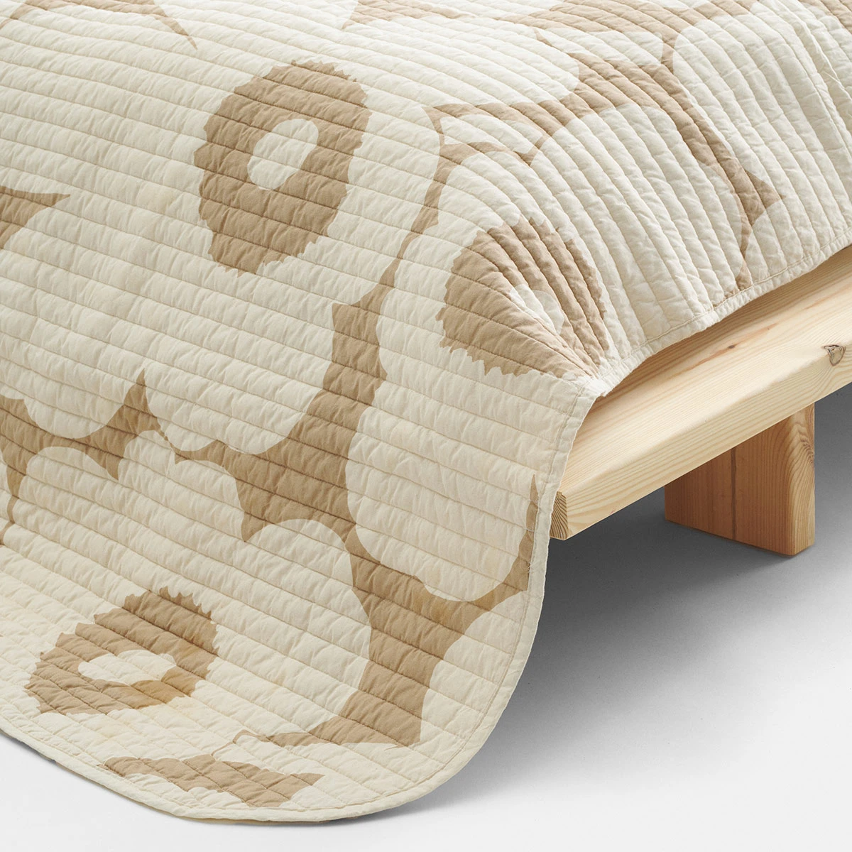 Marimekko Unikko Off White / Beige Bedspread / Throw Blanket - Large 5 Marimekko Unikko Off White / Beige Bedspread / Throw Blanket - Large - Image 3