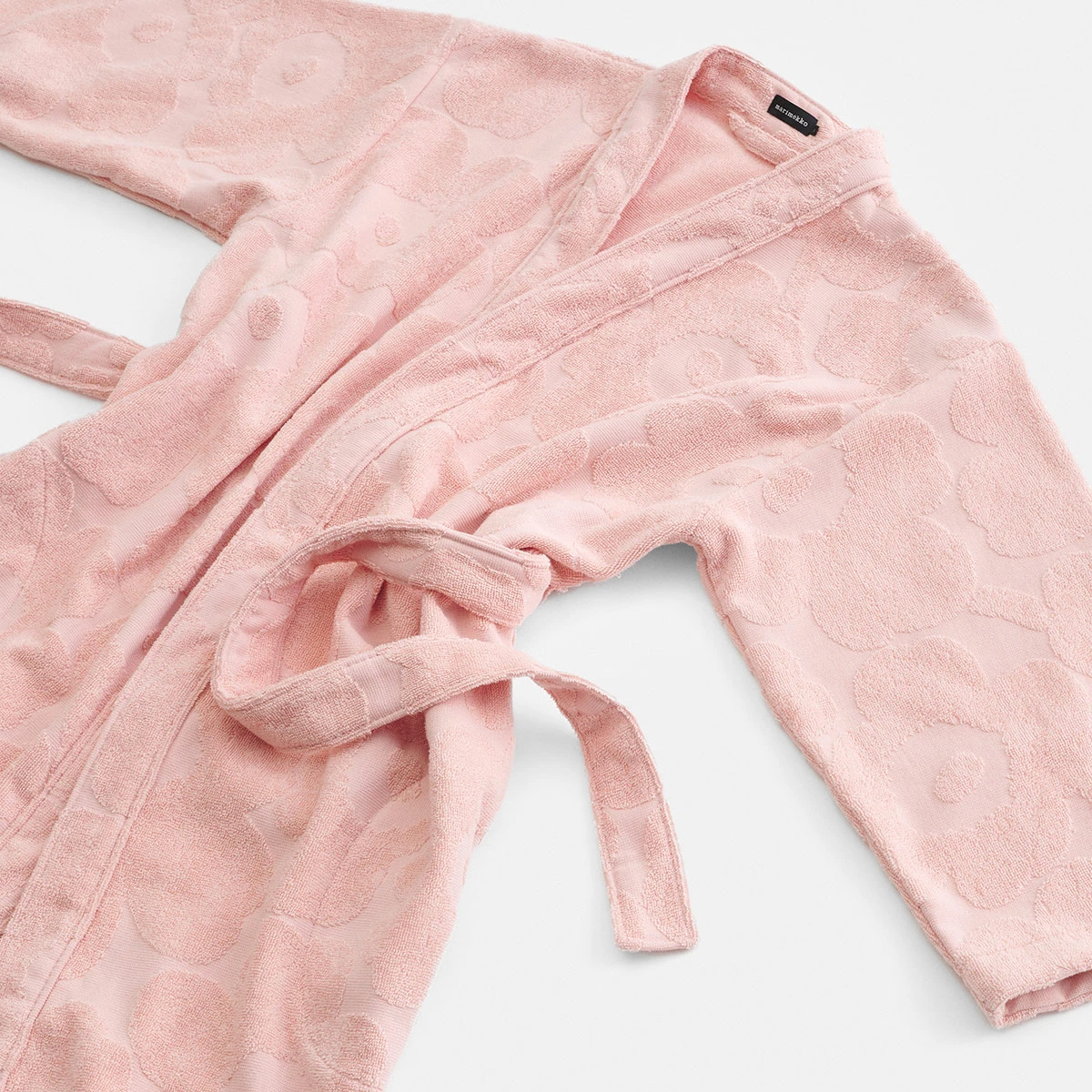 Marimekko Unikko Powder Pink Bathrobe 4 Marimekko Unikko Powder Pink Bathrobe - Image 2
