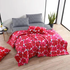 Marimekko Unikko Red / Ajo Black Reversible Twin Blanket