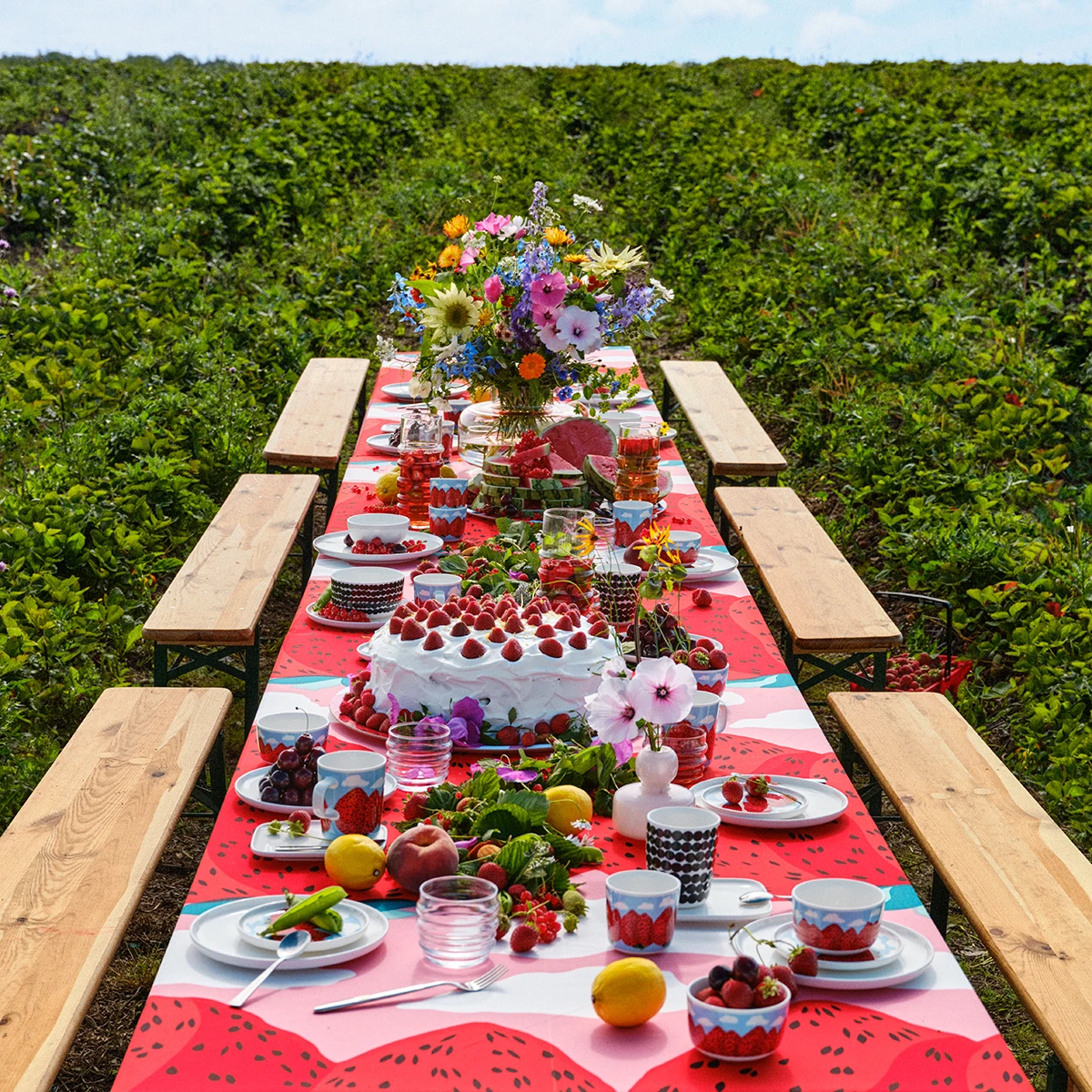 Marimekko Urna Coral Vase 4 Marimekko Urna Coral Vase - Image 2