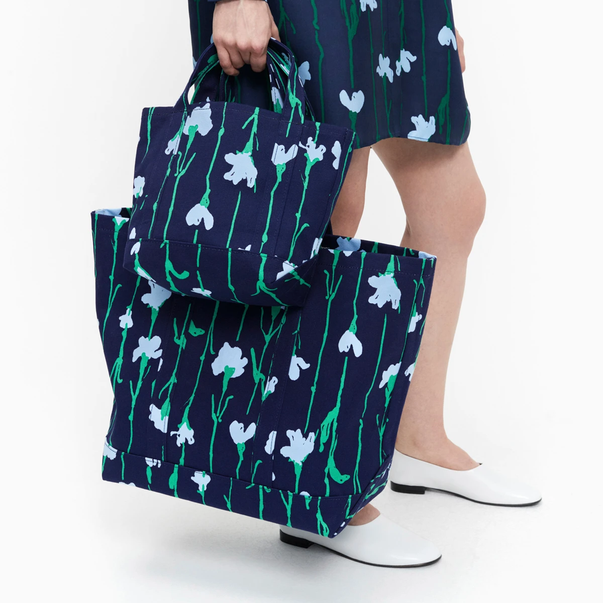 Marimekko Viivakukka Blue / Green Peruskassi Bag 4 Marimekko Viivakukka Blue / Green Peruskassi Bag - Image 2