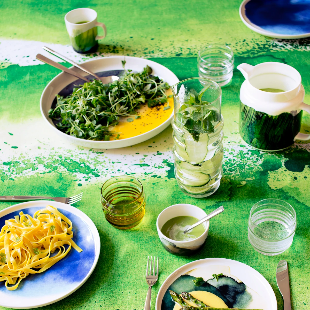 Marimekko Weather Diary White / Green Mug 4 Marimekko Weather Diary White / Green Mug - Image 2